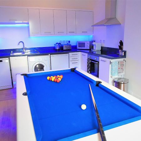 Snug - Tur Sealladh Apartment เฮเลนส์บะระ ภายนอก รูปภาพ
