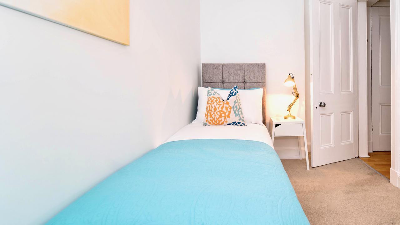Snug - Tur Sealladh Apartment เฮเลนส์บะระ ภายนอก รูปภาพ