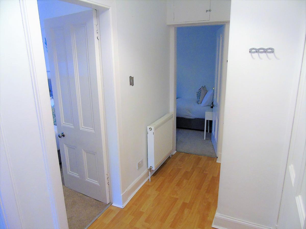 Snug - Tur Sealladh Apartment เฮเลนส์บะระ ภายนอก รูปภาพ