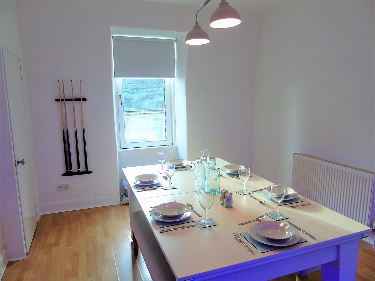 Snug - Tur Sealladh Apartment เฮเลนส์บะระ ภายนอก รูปภาพ