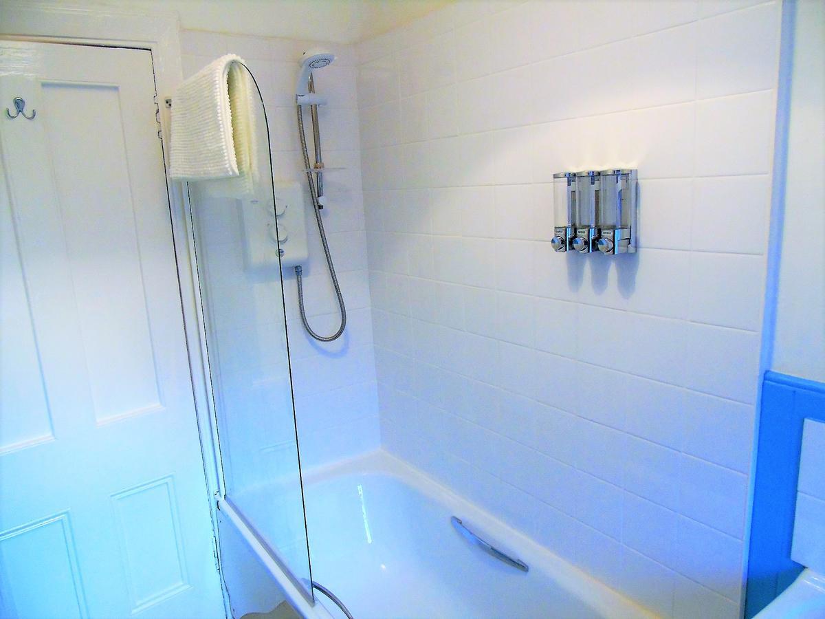 Snug - Tur Sealladh Apartment เฮเลนส์บะระ ภายนอก รูปภาพ