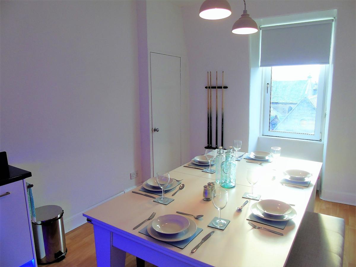 Snug - Tur Sealladh Apartment เฮเลนส์บะระ ภายนอก รูปภาพ